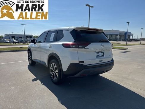 Used 2021 Nissan Rogue SV image 4