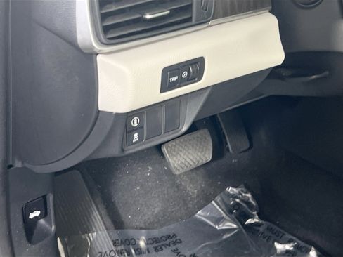 Used 2018 Honda Accord EX-L image 10