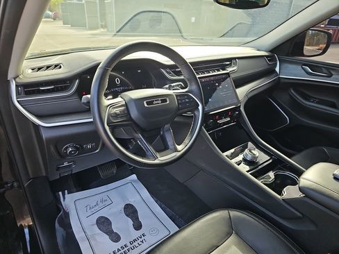 Used 2021 Jeep Grand Cherokee L Limited image 21