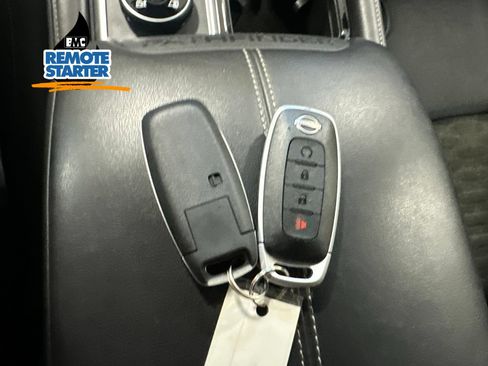 Used 2024 Nissan Pathfinder SV AWD/4WD image 61