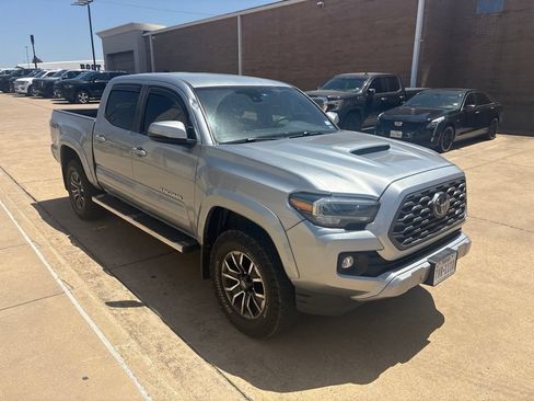 Used 2023 Toyota Tacoma TRD Sport w/ Technology Package AWD/4WD image 11