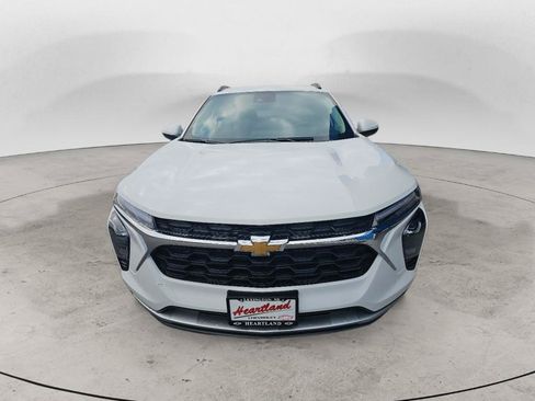 New 2026 Chevrolet Trax LT w/ Driver Confidence Package FWD image 8
