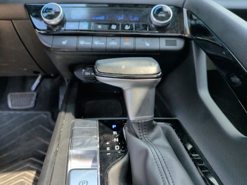 Used 2024 Hyundai Elantra SEL w/ Convenience Package FWD image 28