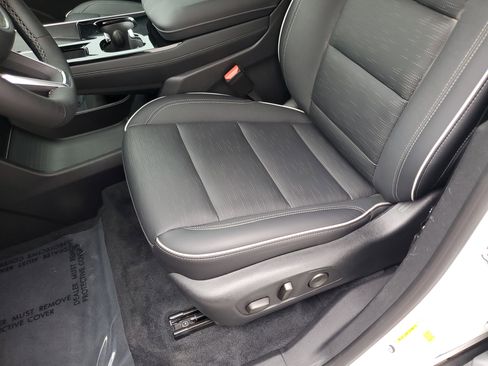 Certified 2025 Buick Enclave Sport Touring w/ Power Package image 23