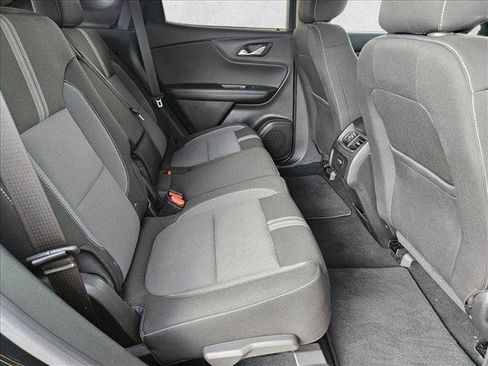 Used 2025 Chevrolet Blazer LT FWD image 19