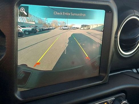 Used 2021 Jeep Gladiator Overland image 18