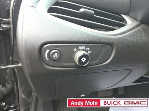 Used 2021 Chevrolet Malibu LS FWD image 34