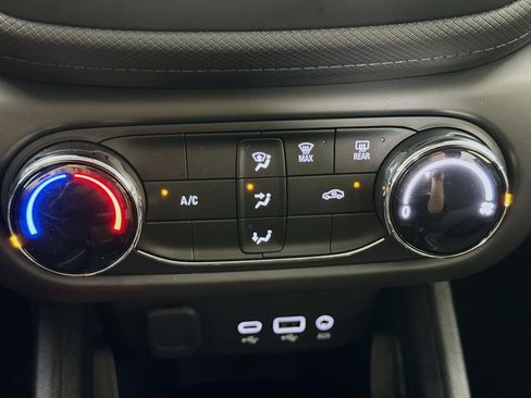 Used 2021 Chevrolet TrailBlazer LS FWD image 17