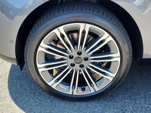 New 2026 Land Rover Range Rover Long Wheelbase SE AWD/4WD image 9