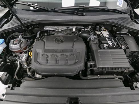 Certified 2024 Volkswagen Tiguan SE R-Line AWD/4WD image 18