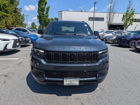 Used 2025 Jeep Wagoneer Series II w/ Convenience Group I AWD/4WD image 8