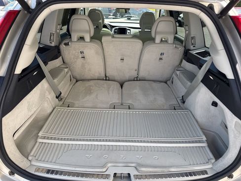 Used 2016 Volvo XC90 T6 Momentum w/ Momentum Plus Package AWD/4WD image 13