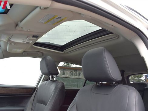 Used 2016 Subaru Outback 2.5i Limited AWD/4WD image 12