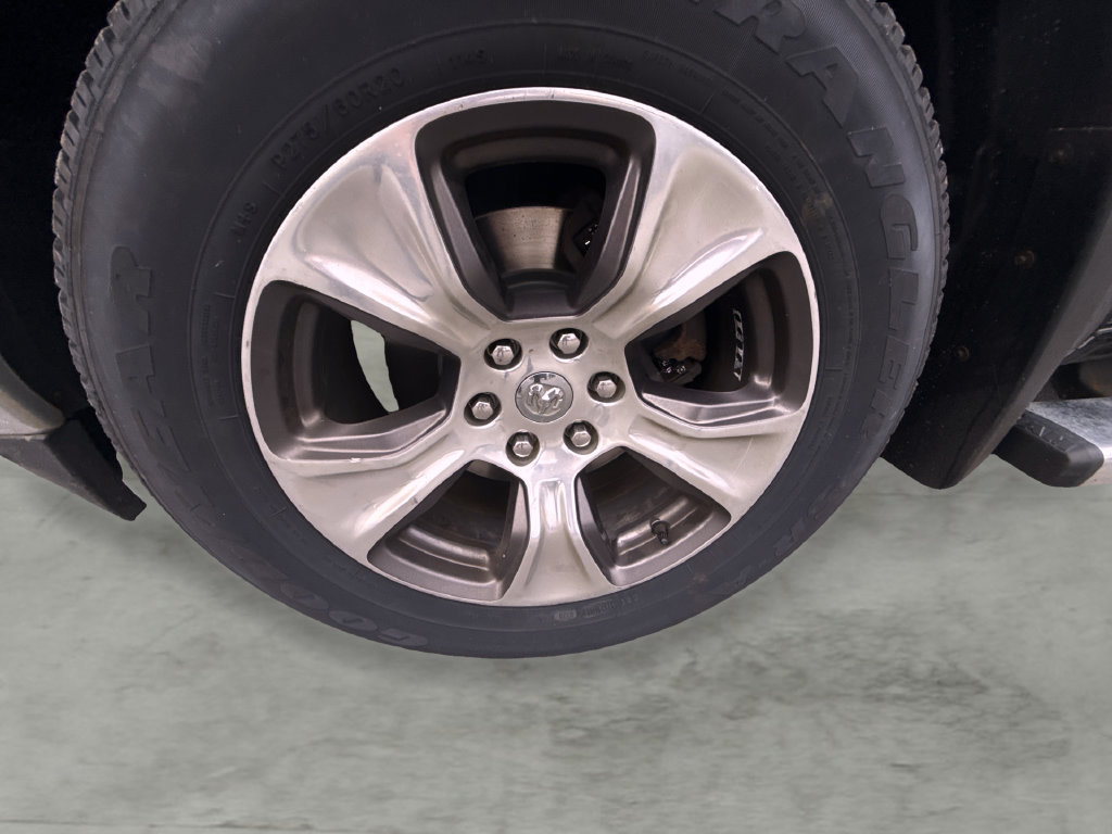 Used 2019 RAM 1500 Laramie AWD/4WD image 9