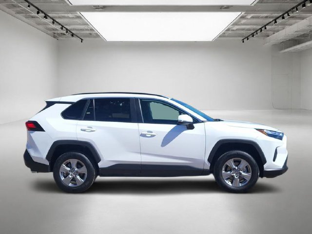 Used 2025 Toyota RAV4 XLE AWD/4WD image 7