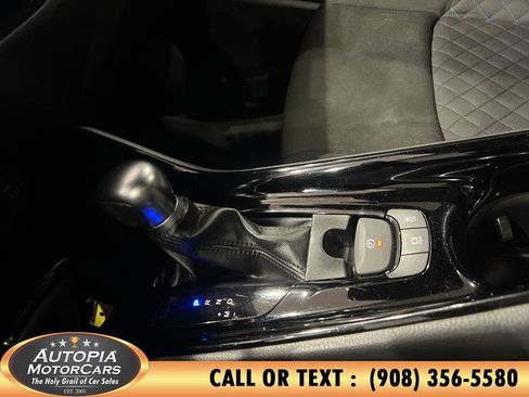 Used 2020 Toyota C-HR XLE image 26