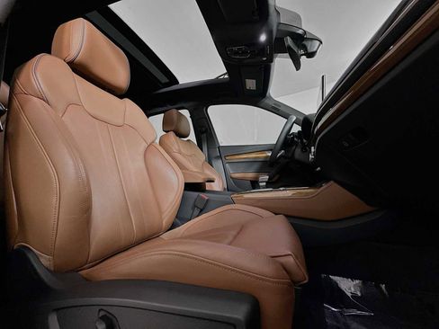 Used 2024 Audi Q5 e Premium Plus w/ Premium Plus Package image 27