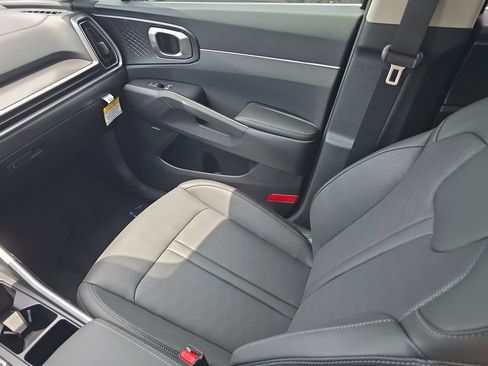 New 2026 Kia Sorento EX FWD image 16