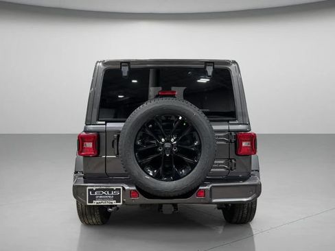Used 2021 Jeep Wrangler Unlimited Sahara AWD/4WD image 4