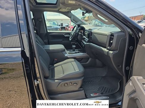 Used 2025 Chevrolet Silverado 1500 LTZ w/ LTZ Premium Package AWD/4WD image 28