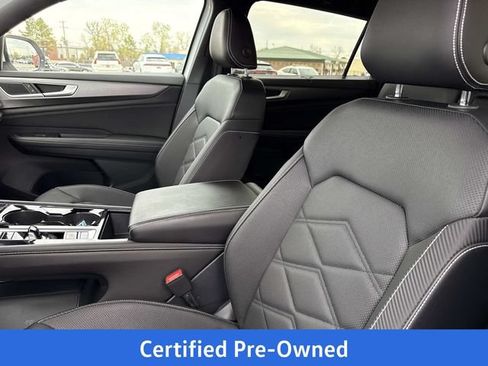 Used 2025 Volkswagen Atlas Cross Sport SE FWD image 13