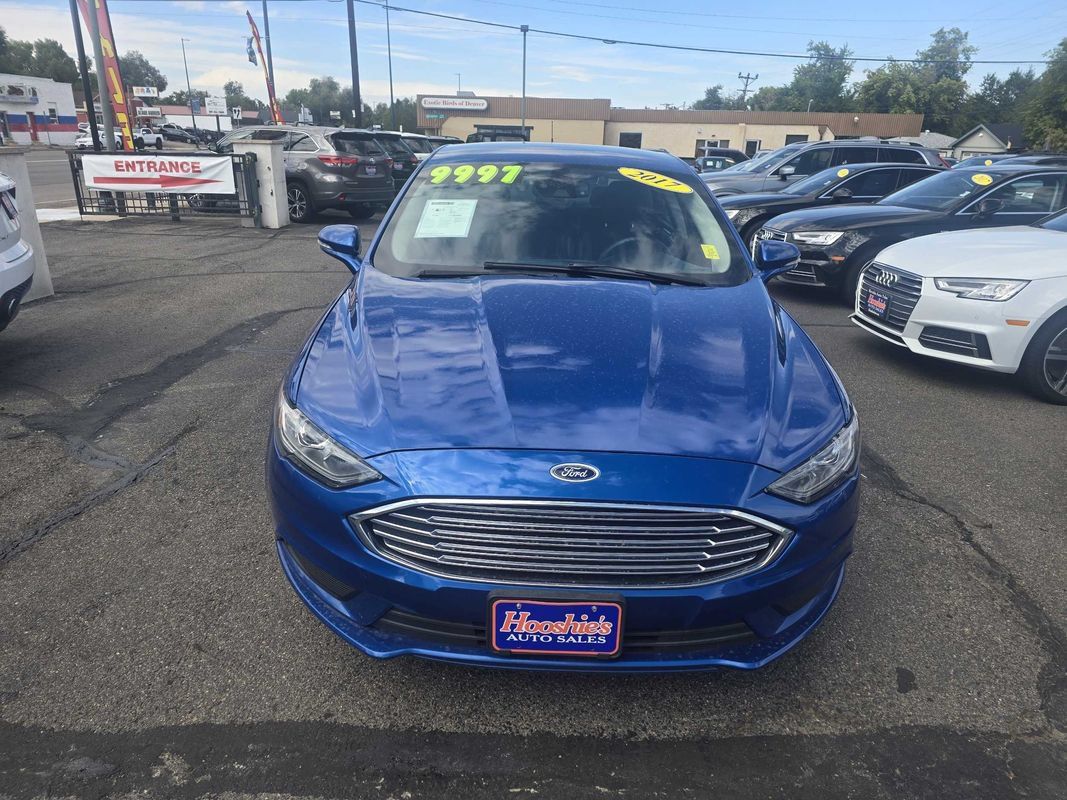 Used 2017 Ford Fusion SE FWD image 3