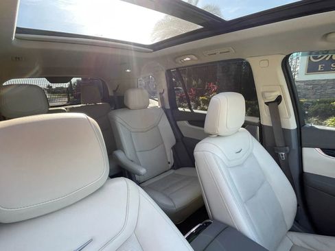 Used 2020 Cadillac XT6 Premium Luxury FWD image 9