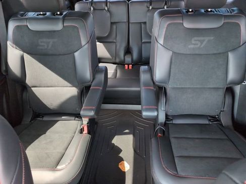 Used 2025 Ford Explorer ST RWD image 26