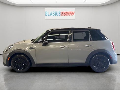 Used 2023 MINI Cooper 4-Door Hardtop image 6