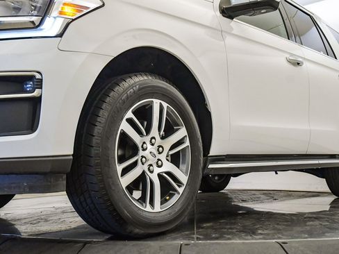 Used 2023 Ford Expedition Limited image 10