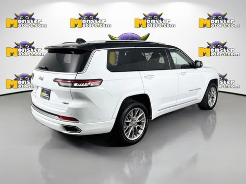 Used 2023 Jeep Grand Cherokee L Summit w/ Luxury Tech Group V AWD/4WD image 5