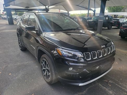 Used 2025 Jeep Compass Limited AWD/4WD image 2