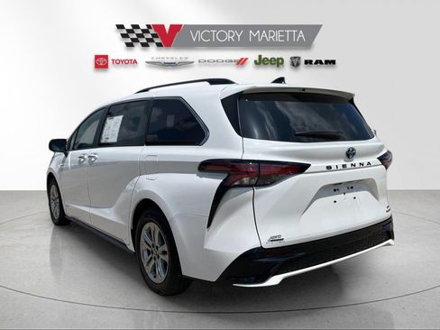 Used 2021 Toyota Sienna XSE AWD/4WD image 3