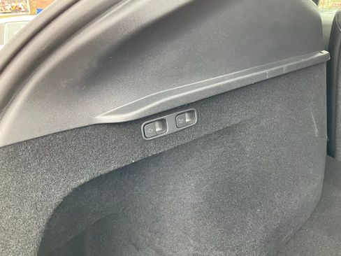 Used 2023 Tesla Model Y 2WD image 9