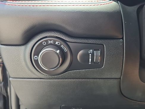 Used 2024 Dodge Durango GT RWD image 24