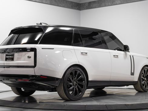 Used 2023 Land Rover Range Rover Long Wheelbase Autobiography image 13