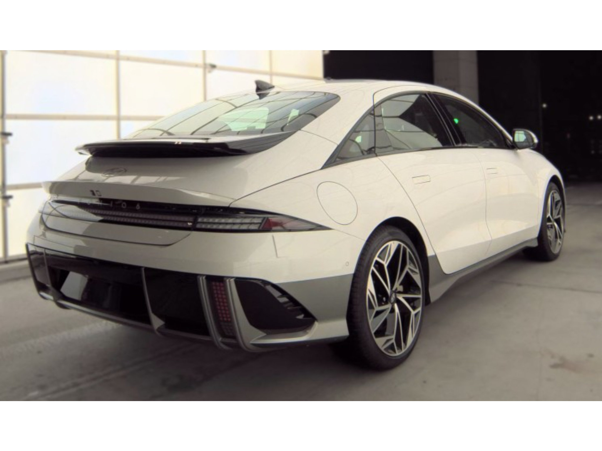 Used 2023 Hyundai Ioniq 6 Limited AWD/4WD image 3
