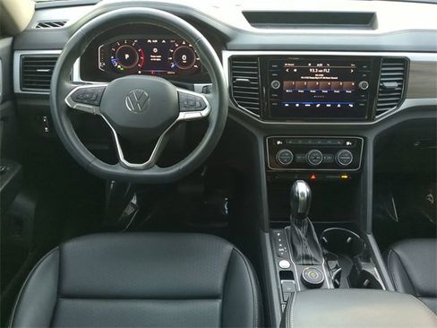 Certified 2022 Volkswagen Atlas SEL image 15