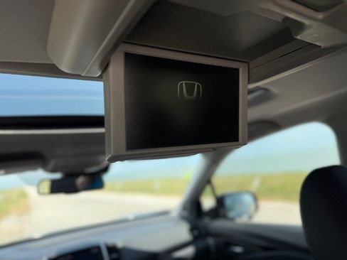 Used 2017 Honda Pilot Touring image 18