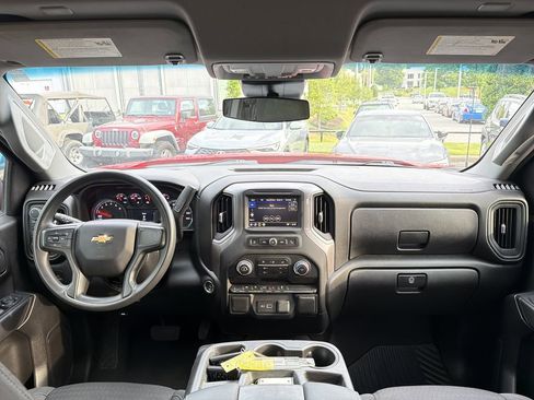 Used 2022 Chevrolet Silverado 1500 Custom AWD/4WD image 25