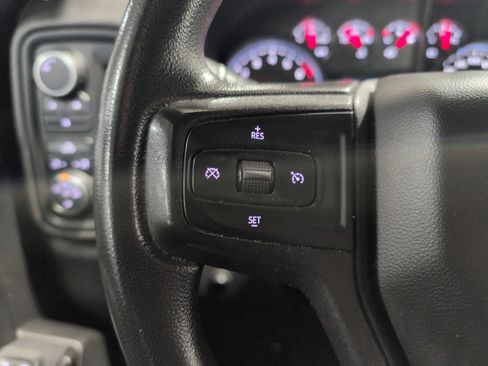 Used 2021 Chevrolet Silverado 2500 Custom w/ Custom Value Package image 9