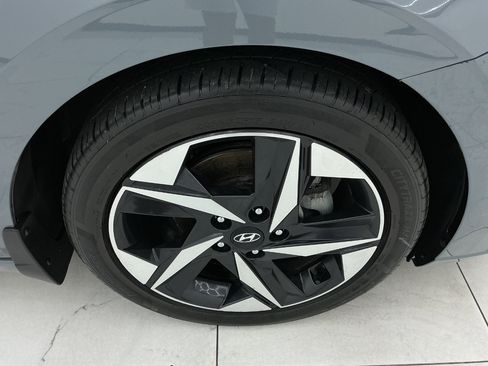 Used 2022 Hyundai Elantra SEL w/ Convenience + Premium Package FWD image 46