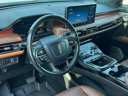 Used 2022 Lincoln Nautilus Reserve w/ Equipment Group 202A AWD/4WD image 12