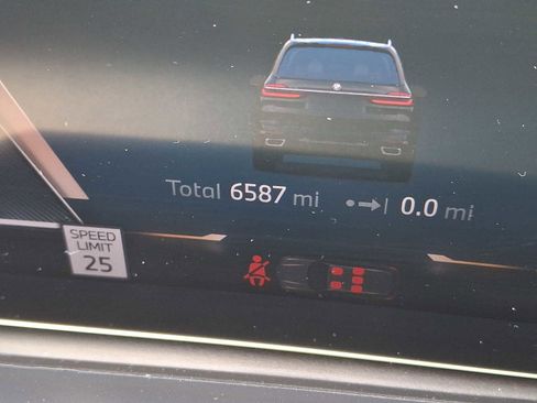 Used 2026 BMW X7 xDrive40i image 17