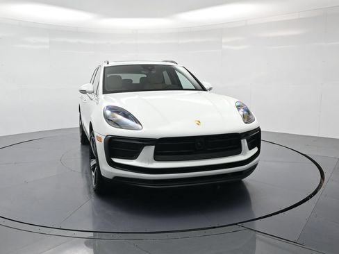 Used 2026 Porsche Macan AWD/4WD image 33