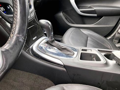 Used 2017 Buick Regal Premium image 20