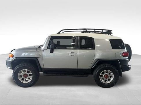 Used 2012 Toyota FJ Cruiser 4WD image 2