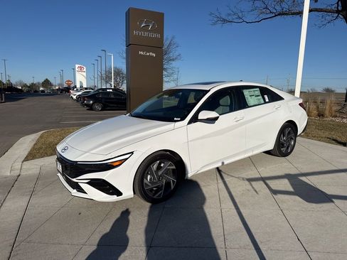 New 2025 Hyundai Elantra Limited w/ Cargo Package image 3