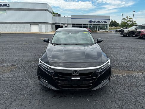 Used 2018 Honda Accord EX image 8