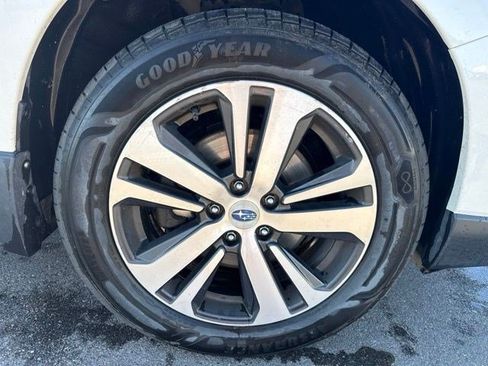 Used 2018 Subaru Outback 3.6R Limited AWD/4WD image 18